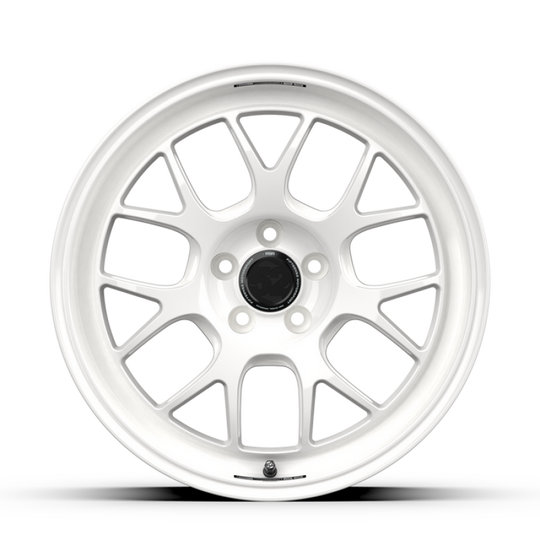 fifteen52 Apex RSR 18x9.5 5x114.3 38mm ET 73.1mm Center Bore Rally White